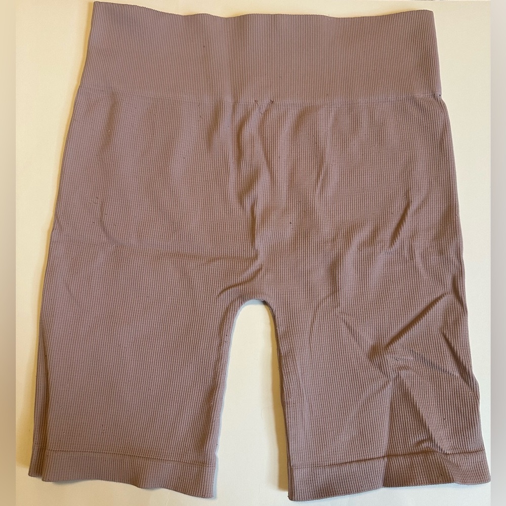 Mauve Ribbed Bike Shorts
